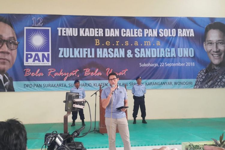 Cawapres Sandiaga Uno menyampaikan pidatonya dalam temu kader Partai Amanat Nasional se Soloraya di Gedung Haji Kabupaten Sukoharjo, Jawa Tengah, Sabtu (22/9/2018) sore.