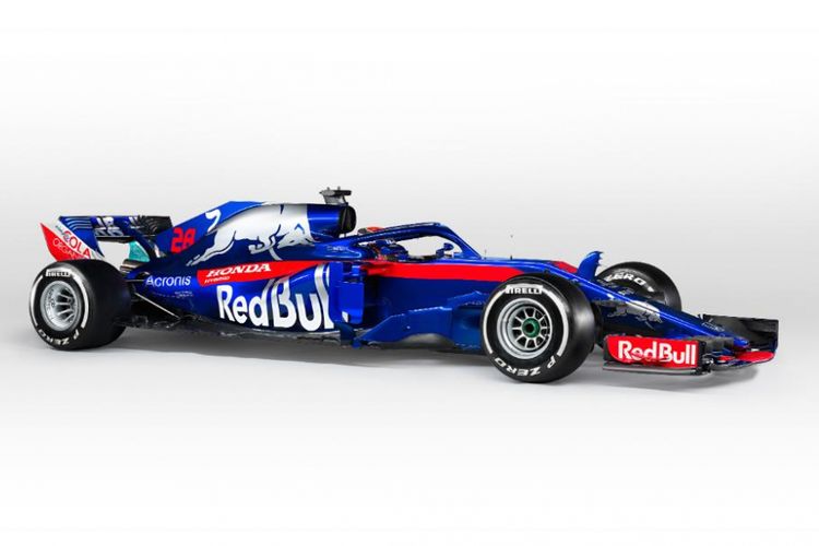 Tim Formula 1 Toro Rosso memerkenalkan mobil balap terbarunya STR13, yang ditenagai mesin Honda, RA618H.