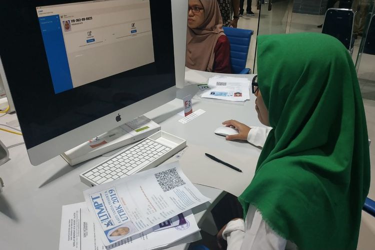 Salah satu peserta UTBK 2019 Gelombang 1 di Universitas Negeri Yogyakarta (4/5/2019).