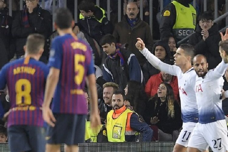 Lucas Moura merayakan golnya bersama Lucas Moura pada laga Barcelona vs Tottenham Hotspur di Stadion Camp Nou dalam pekan pamungkas Liga Champions, 11 Desember 2018. 