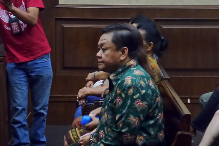 Deputi Informasi, Hukum dan Kerja Sama Badan Keamanan Laut (Bakamla) Eko Susilo Hadi, duduk di kursi terdakwa dalam sidang putusan di Pengadilan Tipikor Jakarta, Kamis (17/7/2017).
