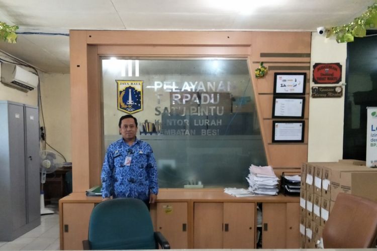 Ruang pelayanan terpadu satu pintu (PTSP)  kantor Kelurahan Jembatan Besi yang terletak di Kecamatan Tambora, Jumat (10/11/2017).