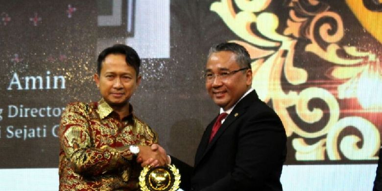 Asmat Amin meraih predikat The Most Favourite Leadership. Tahun ini, pada ajang Indonesia Property&Bank Award (IPBA) 2017. 