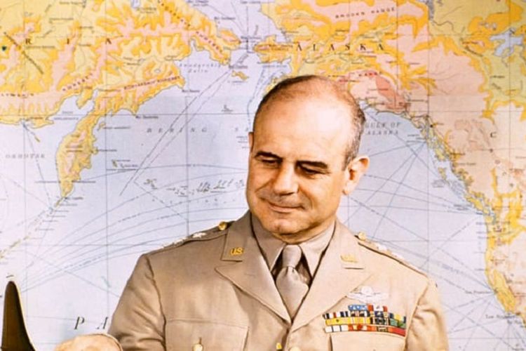 James Doolittle, komandan serangan udara Amerika Serikat ke Jepang saat Perang Dunia II.