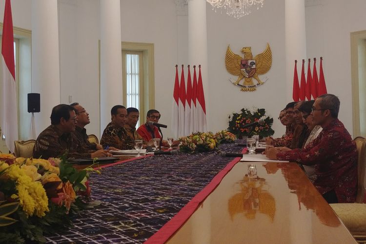 Pimpinan Komisi Pemberantasan Korupsi menemui Presiden Joko Widodo di Istana Bogor, Jawa Barat, Rabu (4/7/2018). 