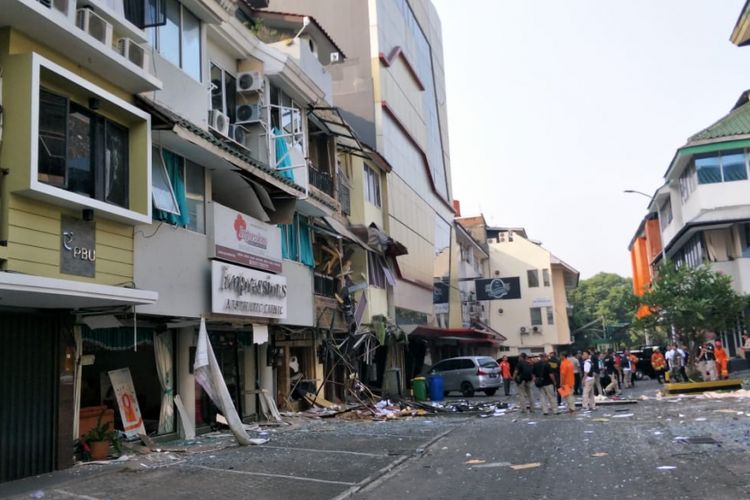 Lokasi ledakan di Ruko Grand Wijaya Center, Jalan Wijaya II, Kebayoran Baru, Jakarta Selatan, Kamis (12/7/2018).