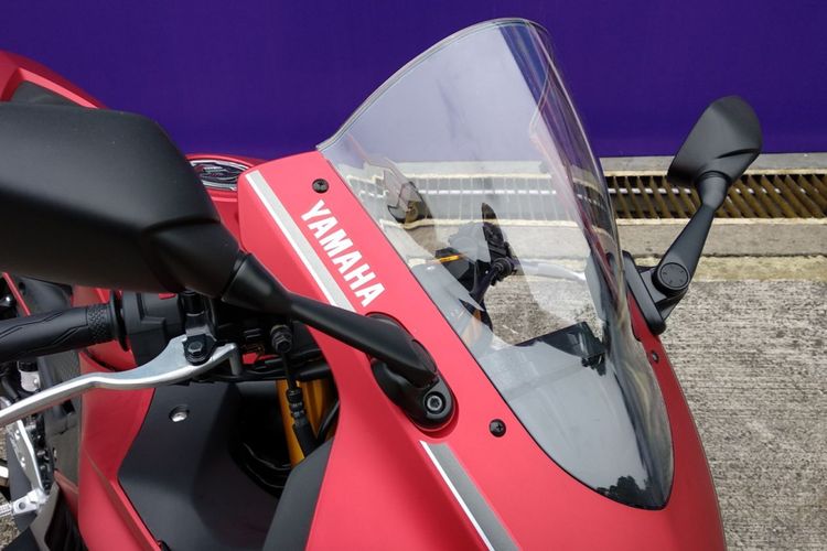 Yamaha perlihatkan unit R25 dengan beragam pilihan aksesori yang dapat dipilih konsumennya