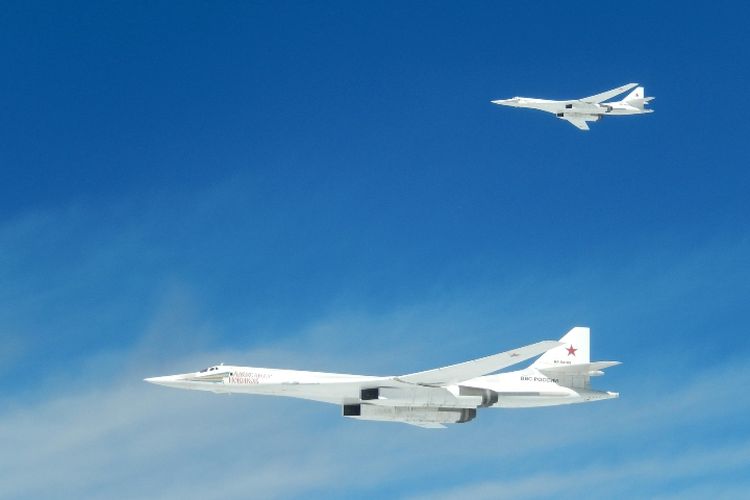 Pesawat pembom strategis milik Rusia, Tupolev Tu-160.