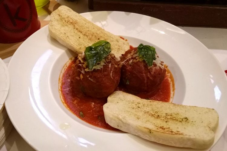 Italian meatball atau bakso ala Italia, yang ada dalam Festival Kuliner Dunia Plaza Indonesia, dari gerai Kitchenette, selama November 2017. 
