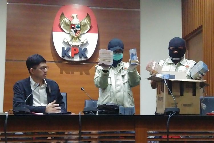 Jumpa pers KPK terkait OTT terhadap Bupati dan Anggota DPRD Lampung Tengah di Jakarta, Kamis (15/2/2018).