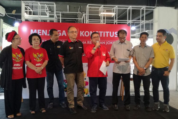 Berbagai kelompok relawan pendukung Jokowi khawatir dengan upaya Partai Perindo yang mengajukan permohonan uji materi Pasal 169 huruf n Undang-Undang Nomor 7 Tahun 2017 tentang Pemilu ke Mahkamah Konstitusi (MK). 