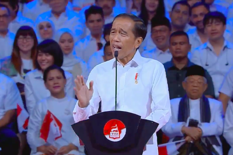 Presiden terpilih Joko Widodo menyampaikan pidato Visi Indonesia di Sentul International Convention Center, Bogor, Jawa Barat, Minggu (14/7/2019) malam.