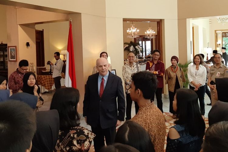 Duta Besar AS untuk Indonesia Joseph R Donovan Jr dalam acara pembekalan dan pelepasan peserta pertukaran pelajar Indonesia-AS YES Program di Jakarta, Senin (5/8/2019).