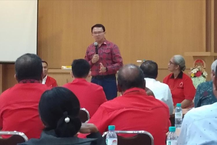 Ahok saat berdialog dengan tokoh agama dan akademisi di Kota Kupang, NTT, Selasa (13/8/2019). 