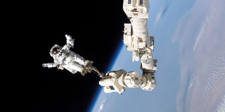 Tak mudah bagi Astronot untuk bersendawa di  luar angkasa.