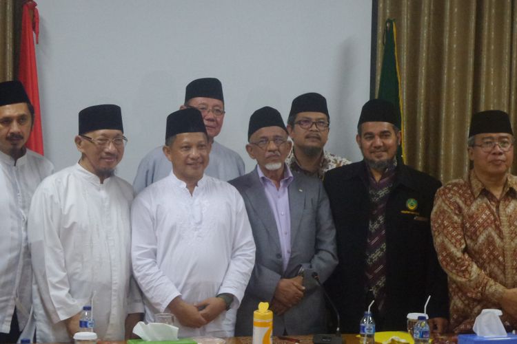 Kapolri Jenderal Pol Tito Karnavian bersama pengurus Dewan Dakwa Islamiyah Indonesia kantor DDII, Senen, Jakarta, Rabu (7/2/2018).