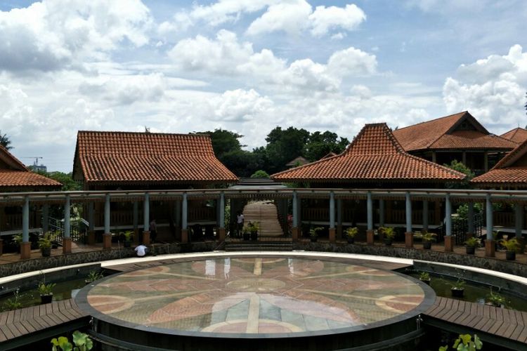Amfiteater di Perkampungan Budaya Betawi (PBB) Setu Babakan di Kelurahan Srengseng Sawah, Jagakarsa, Jakarta Selatan. Foto diambil Kamis (22/3/2018). 