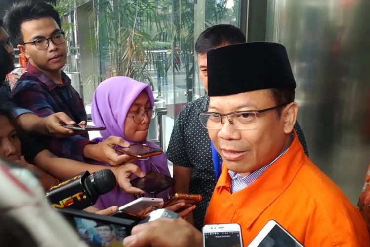 Wakil Ketua DPR Taufik Kurniawan di Gedung KPK, Jakarta, Rabu (21/11/2018)