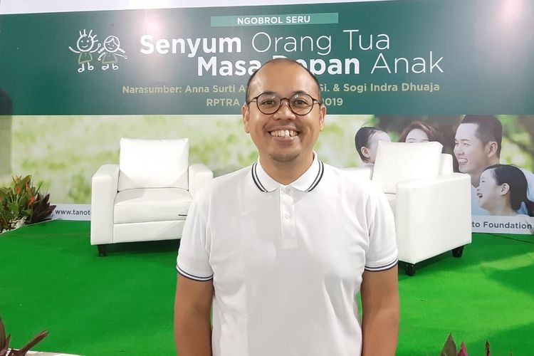 Penyiar sekaligus pegiat Ayah ASI, Sogi Indra Dhuaja ketika ditemui di RPTRA Akasia, Tebet, Jakarta Selatan, Jumat (24/5/2019).