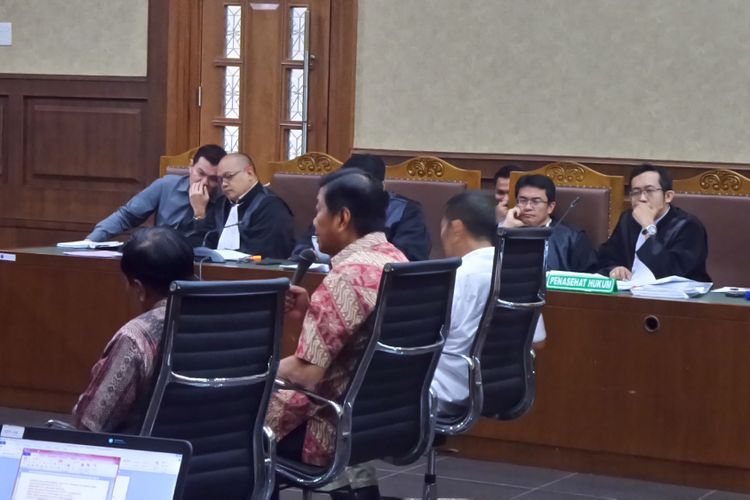 Sidang kasus korupsi pengadaan Kartu Tanda Penduduk berbasis elektronik (e-KTP) dengan terdakwa Andi Agustinus alias Andi Narogong di Pengadilan Tipikor Jakarta, Senin (11/9/2017).