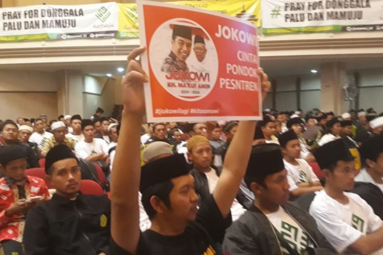 Ulama muda di Jawa Barat yang tergabung dalam Solidaritas Ulama Muda Jokowi (Samawi) Jawa Barat mendeklarasikan dukungan politiknya untuk Calon Presiden-Wakil Presiden Joko Widodo-Maruf.
