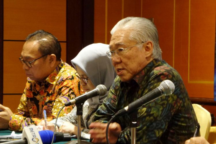 Menteri Perdagangan Enggartiasto Lukita saat menyampaikan hasil rapat kerja Kementerian Perdagangan 2018 di Hotel Borobudur, Jakarta Pusat, Jumat (2/2/2018).