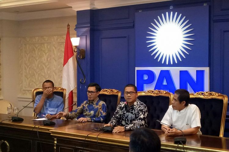 Konferensi Pers PAN soal Rakernas 2018 di Ruang Fraksi PAN, Kompleks Parlemen, Senayan, Jakarta