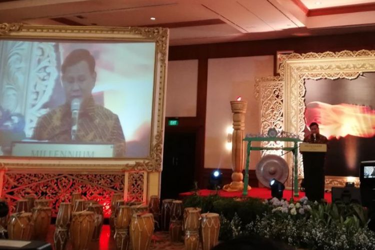 Prabowo Subianto menyampaikan pidato pembukanya di hadapan peserta wanitadalam sebuah acara bertajuk Perempuan Pembawa Obor dan Pilar Harapan untuk Mencapai Tujuan Global 2030 di Hotel Millenium, Jakarta, Kamis (23/3/2018). 