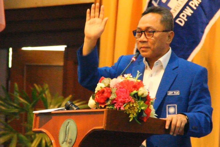 Ketua Umum DPP PAN Zulkifli Hasan saat membuka Rakerwil DPW PAN NTB di Mataram. Sabtu (14/4/2018).