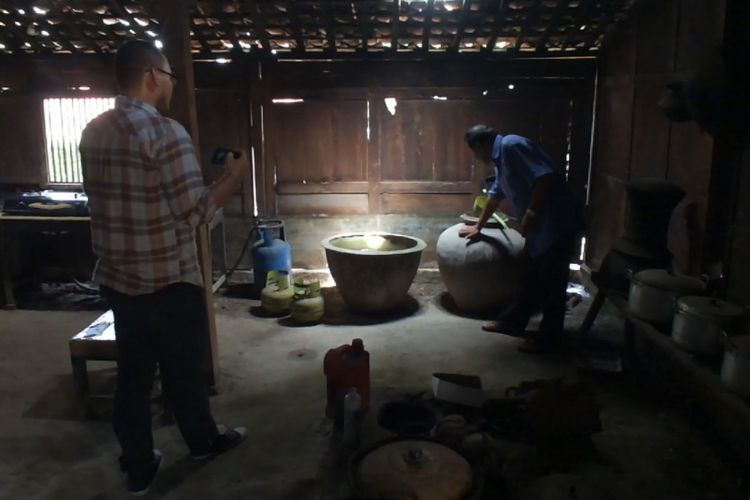Dapur Rumah Joglo di Desa Baros Lor, Kecamatan Saptosari, Kabupaten Gunungkidul Yogyakarta