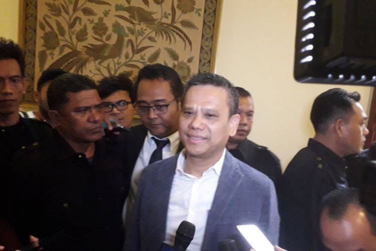 Berlinton Siahaan usai rapat umum pemegang saham PT Liga Indonesia Baru di Hotel Sultan, Jakarta, Senin (18/2/2019). Berlinton secara resmi mundur dari jabatannya sebagai Dirut PT LIB.