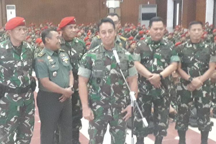 Kepala Staf Angkatan Darat Jenderal TNI Andikan Perkasa saat konferensi pers di Markas Kopassus, Senin (20/5/2019).