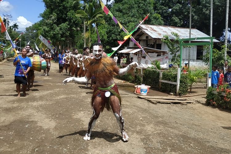 Festival Suling Tambur di Kampung Kabare, Distrik Waigeo Utara, Raja Ampat, Selasa (25/9/2018).