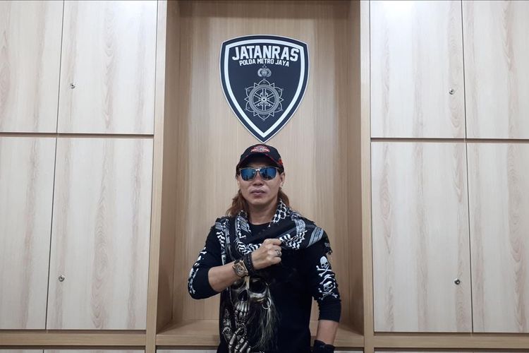 Aiptu Jakaria atau akrab disapa Bang Jack di ruangannya di gedung Jatanras, Ditreskrimum Polda Metro Jaya, Sabtu (6/7/2019)