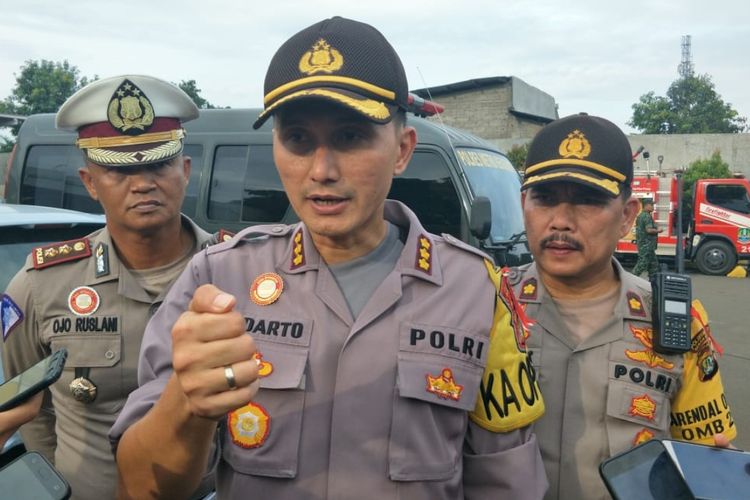 Kapolres Metro Bekasi Kota, Kombes Indarto kepada awak media di Gudang Logistik KPU Kota Bekasi, Selasa (23/4/2019).