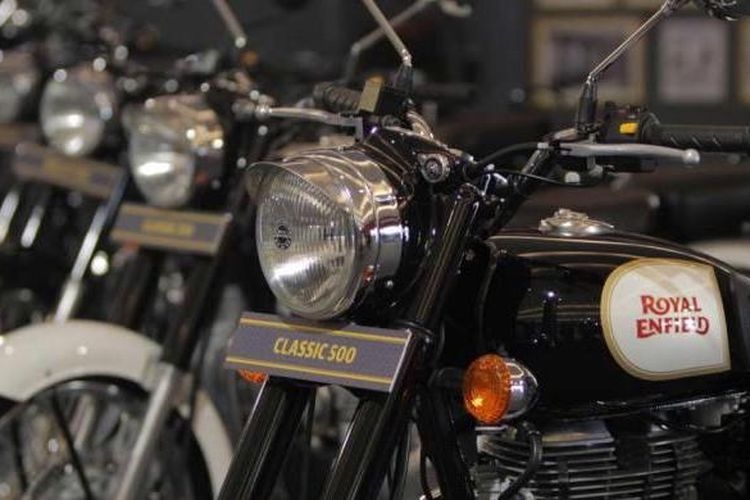 Motor Royal Enfield dipamerkan di Indonesia International Motor Show (IIMS) 2016 di JIExpo Kemayoran, Jakarta, Kamis (7/4/2016). Pameran otomotif ini akan berlangsung hingga 17 April mendatang.