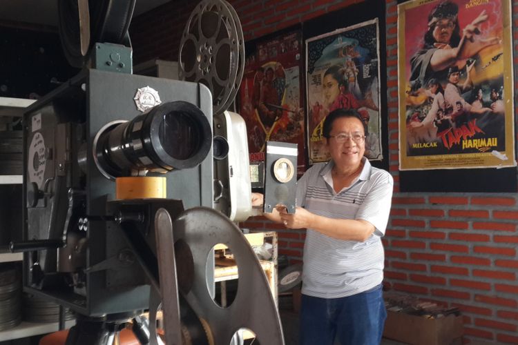 Sejumlah proyektor layar tancap yang ada di Indonesian Old Cinema Museum di Kota Malang, Jawa Timur, Rabu (14/2/2018)