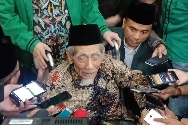 Ketua Majelis Syariah PPP Maimoen Zubair di kantor PPP, Jakarta Pusat, Sabtu (16/3/2019).