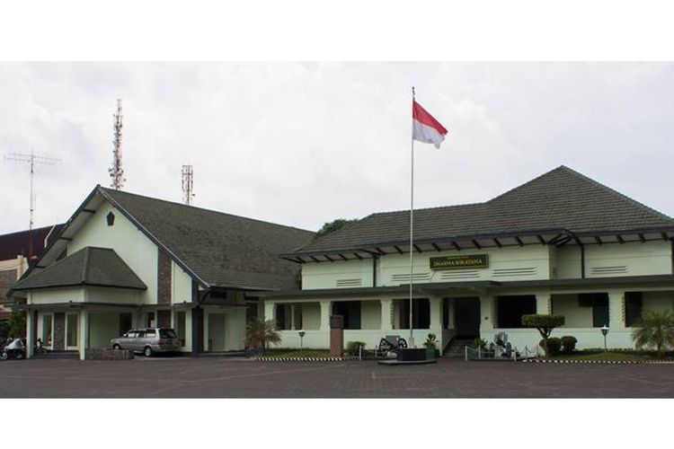 Markas TKR pertama, terletak di Gondokusuman, Yogyakarta, saat ini menjadi Museum Dharma Wiratama
