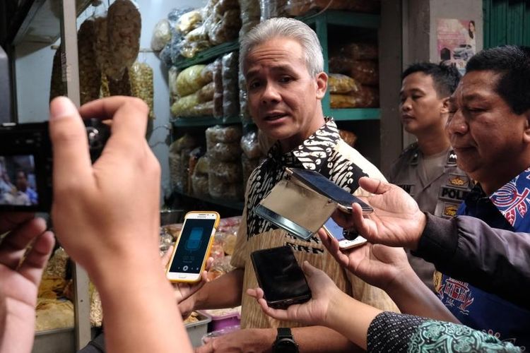 Ketua umum Kagama yang juga Gubernur Jateng Ganjar Pranow ditemui di Pasar Rejowinangun Kota Magelang, Kamis (23/5/2019).
