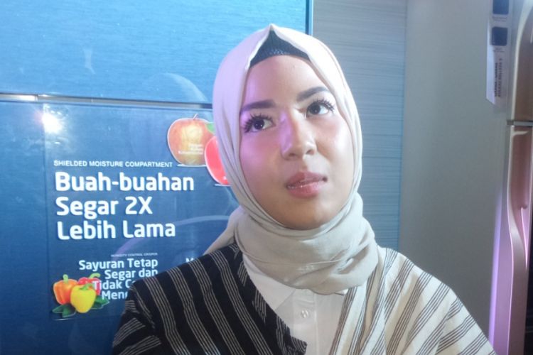 Natasha Rizki dalam wawancara usai peluncuran produk elektronik di Hotel Kempinski, Jakarta Pusat, Rabu (12/7/2017).