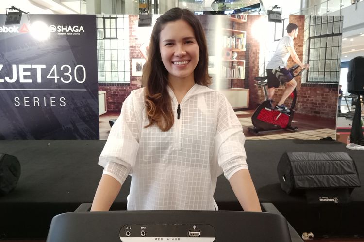 Aktris Michelle Joan saat menghadiri peluncuran Reebok ZJET Series di Central Park Mall, Jakarta Barat, Kamis (11/4/2019).