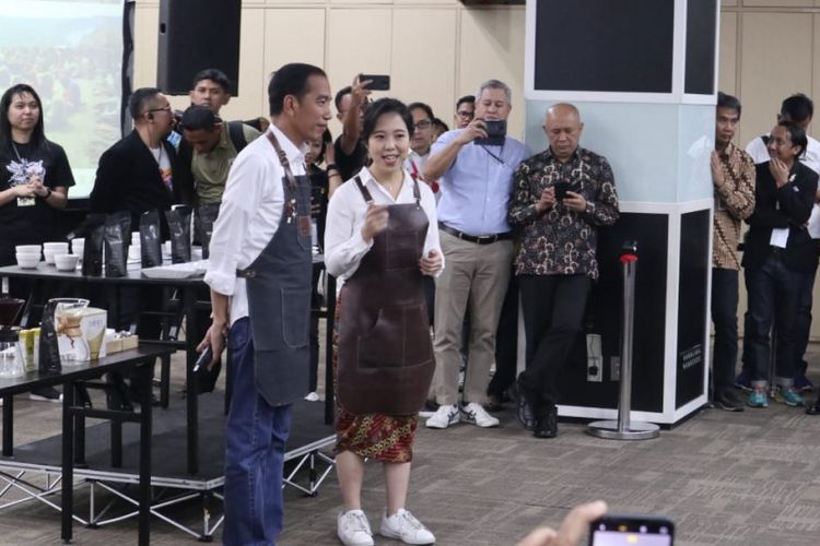 Presiden Joko Widodo saat menghadiri acara Festival Terampil 2019 di Mal Kota Kasablanka Jakarta, Sabtu (9/2/2019).