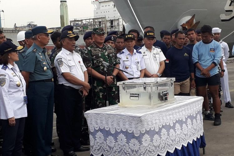 Konferensi pers penemuan black box berisi CVR Lion Air JT 610 di Dermaga JICT 2, Senin (14/1/2019).