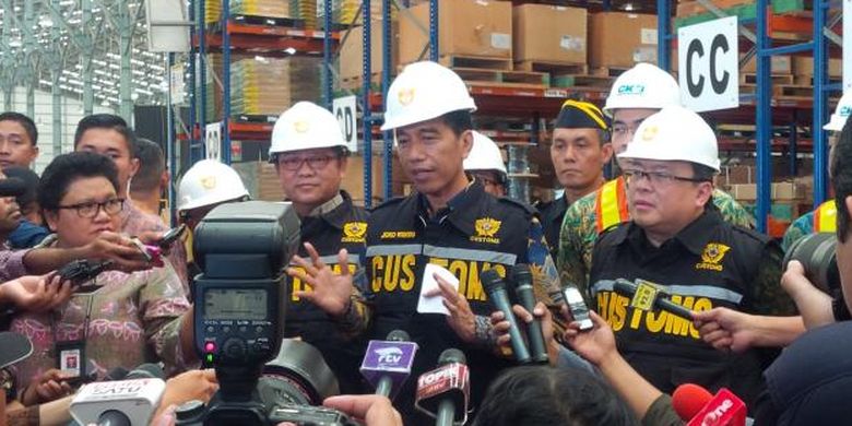 Presiden Joko Widodo di pusat logistik berikat Cilincing, Jakarta Utara beberapa waktu lalu