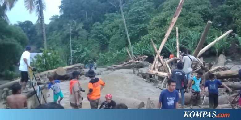 Banjir Lumpur Hantam Pengungsi Korban Gempa di Sigi