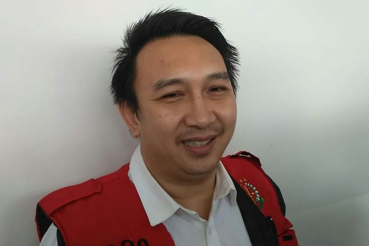 Artis peran dan presenter Augie Fantinus saat ditemui di Pengadilan Negeri Jakarta Pusat, kawasan Gunung Sahari, Kemayoran, Senin (25/2/2019).