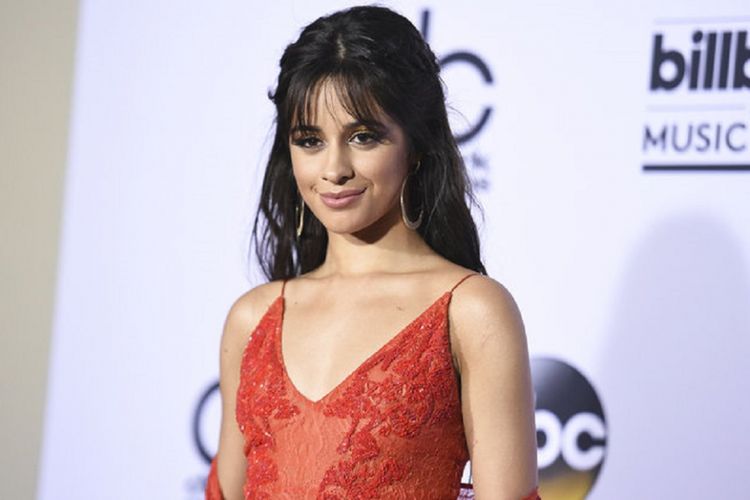 Lagu Camila Cabello yang berjudul Havana kini memegang rekor sebagai lagu terlaris Spotify yang pernah dibawakan oleh seorang solois perempuan. 