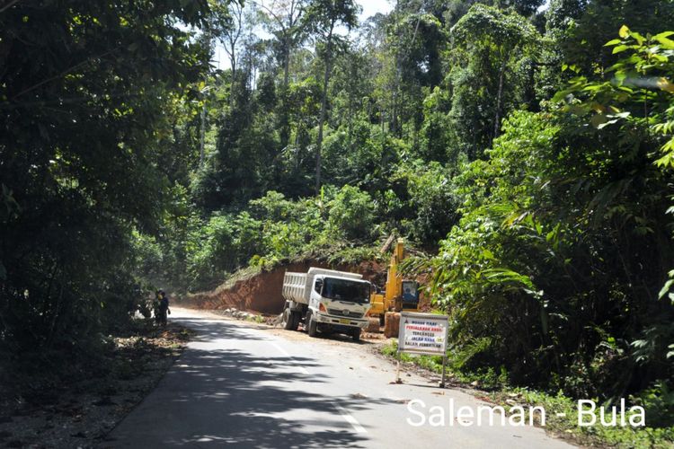 Jalan Trans Maluku.