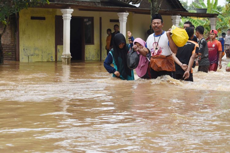 15 Kabupaten di Jawa Timur Terendam Banjir Disebut karena 